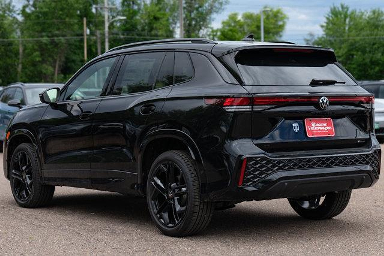 New 2026 Volkswagen Tiguan SE R-Line AWD/4WD image 4