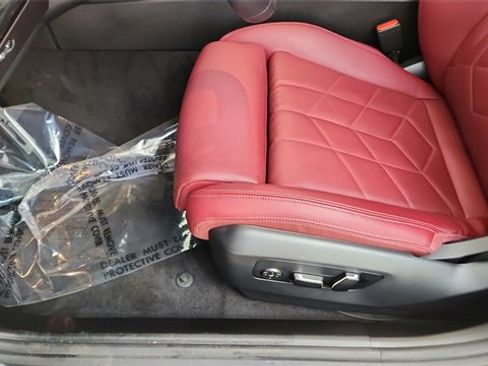 Used 2025 BMW 540i xDrive w/ Executive Package image 35