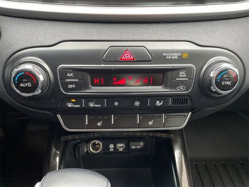 Used 2020 Kia Sorento EX image 12