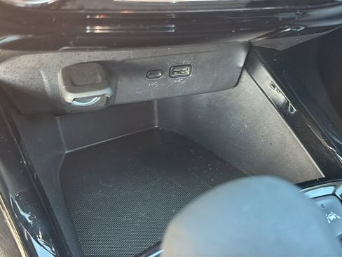 Used 2025 Chevrolet Trax LT FWD image 22