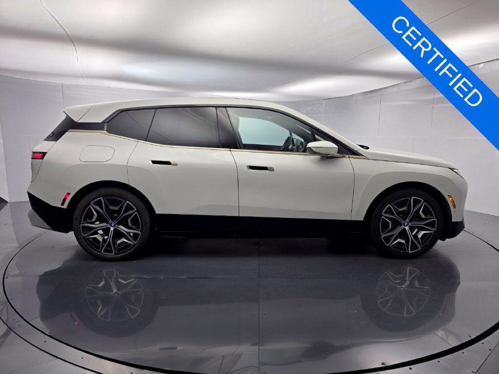 Certified 2022 BMW iX xDrive50 w/ Premium Package AWD/4WD image 3