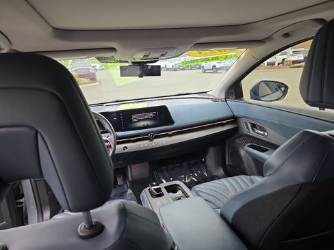 Used 2023 Nissan Ariya image 11