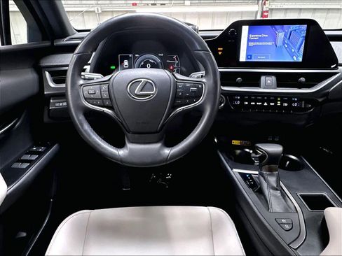 Used 2024 Lexus UX 250h FWD image 11