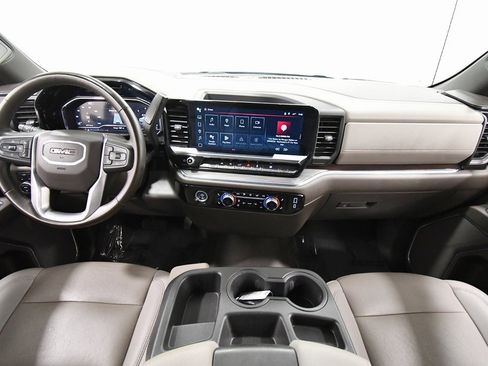 Used 2024 GMC Sierra 1500 SLT image 3