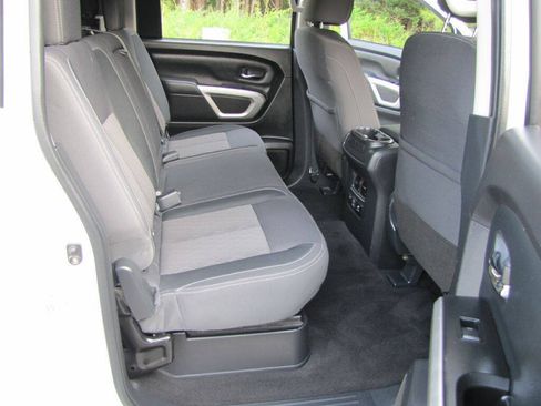 Used 2024 Nissan Titan SV w/ SV Convenience Package AWD/4WD image 19