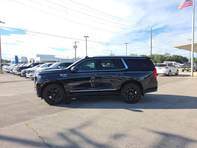 Used 2021 GMC Yukon Denali w/ Denali Premium Package AWD/4WD image 9