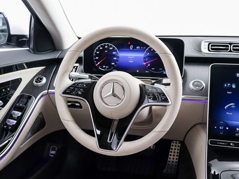 Used 2022 Mercedes-Benz S 500 4MATIC w/ AMG Line Package image 21