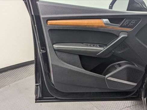 Used 2021 Audi Q5 e Premium Plus w/ Premium Plus Package image 13