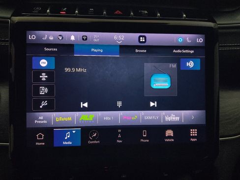 Used 2023 Jeep Grand Cherokee L Limited AWD/4WD image 25