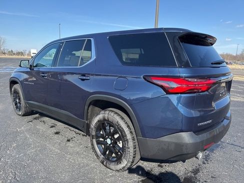 Used 2022 Chevrolet Traverse LS image 6