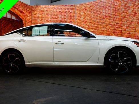 Certified 2024 Nissan Altima 2.5 SR AWD/4WD image 8