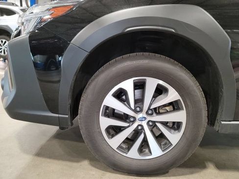 Used 2025 Subaru Outback Premium AWD/4WD image 9