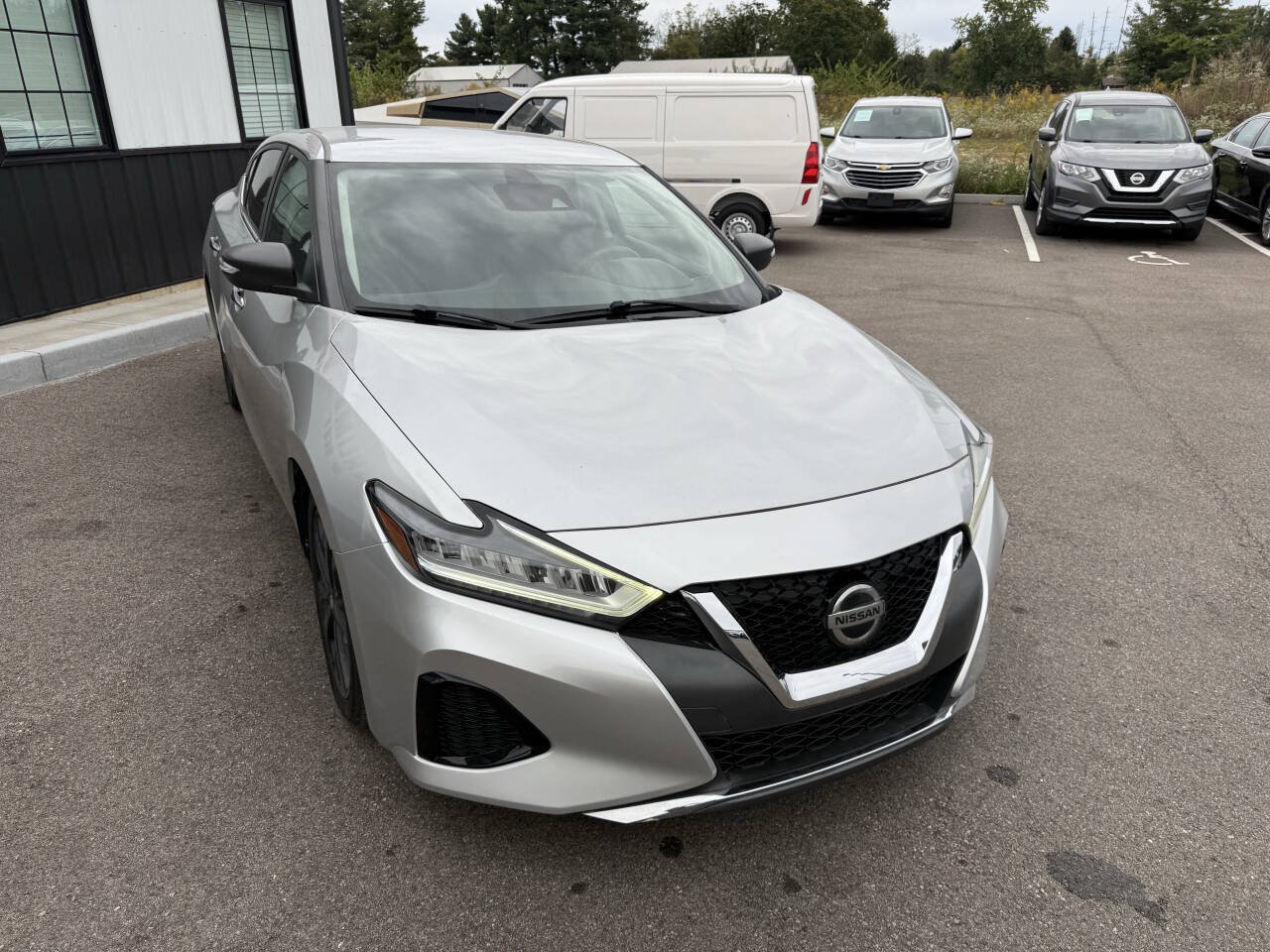 Used 2021 Nissan Maxima 3.5 SV w/ Floor Mat Group FWD image 4