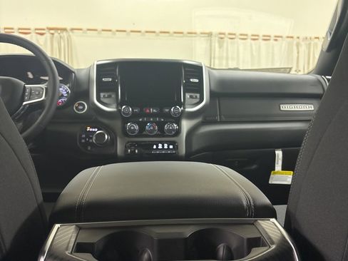 New 2026 RAM 1500 4x4 Crew Cab image 24