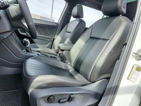 Used 2022 Volkswagen Tiguan SE R-Line image 10