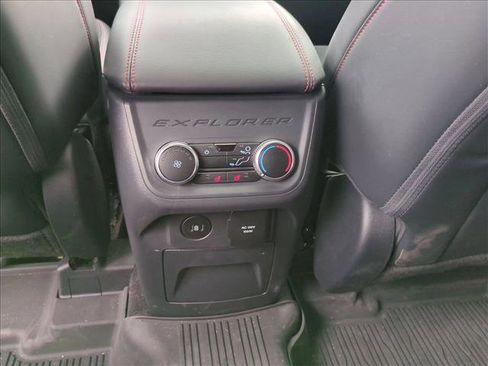 Used 2025 Ford Explorer ST image 17