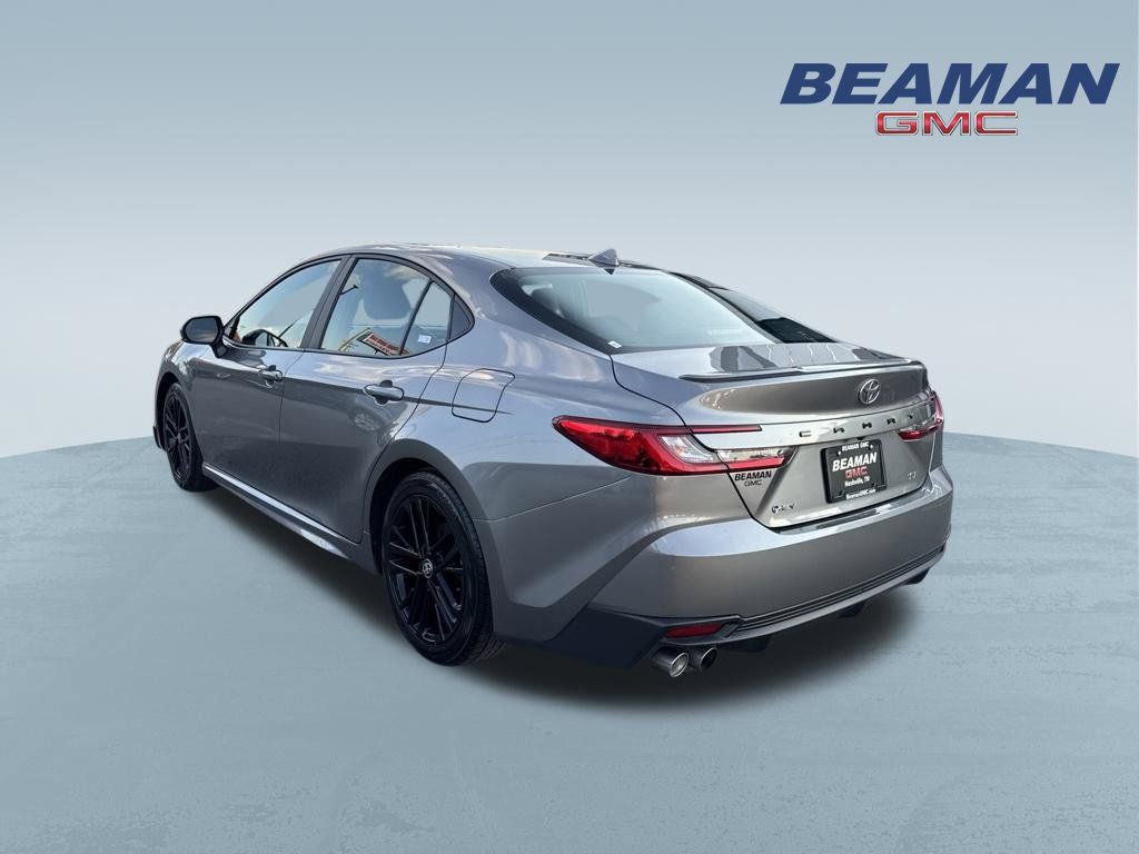 Used 2025 Toyota Camry SE FWD image 5