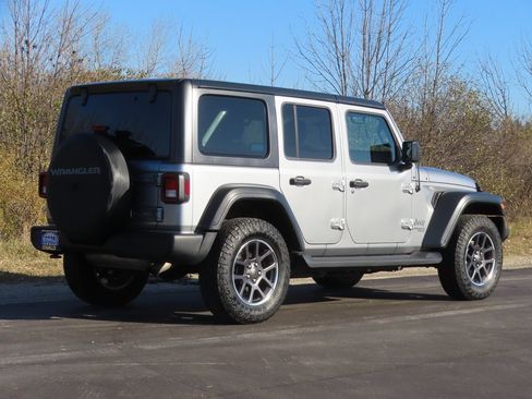 Used 2018 Jeep Wrangler Unlimited Sport S image 3