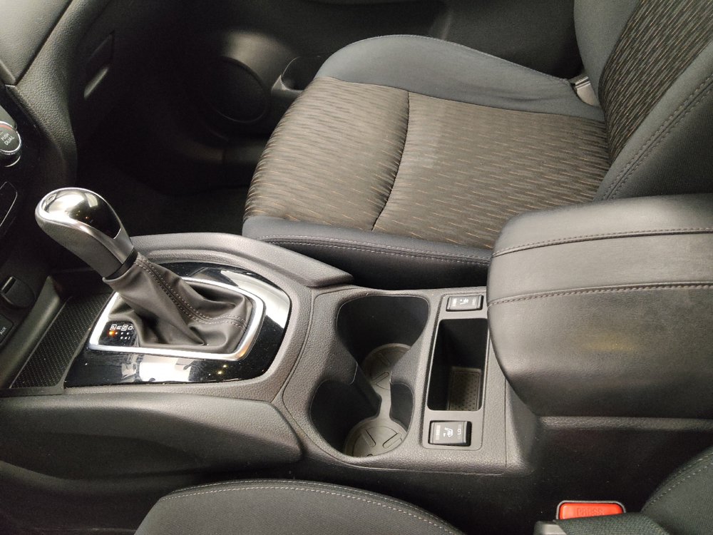 Used 2017 Nissan Rogue SV w/ SV Premium Package FWD image 26