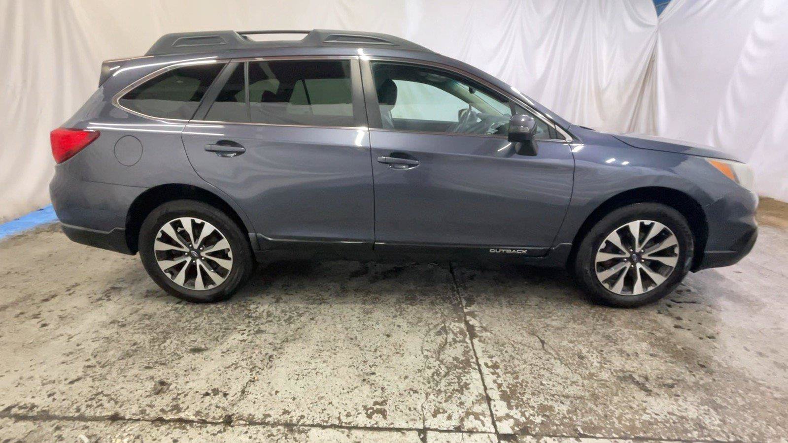 Used 2016 Subaru Outback 3.6R Limited AWD/4WD image 5