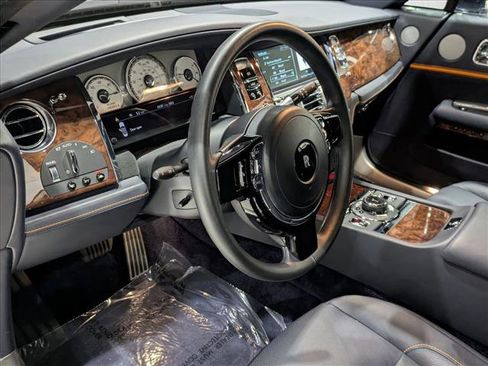Used 2019 Rolls-Royce Dawn RWD image 9