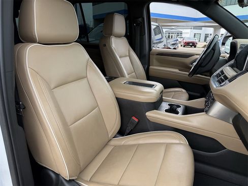 Used 2021 Chevrolet Tahoe Premier w/ Premium Package image 25