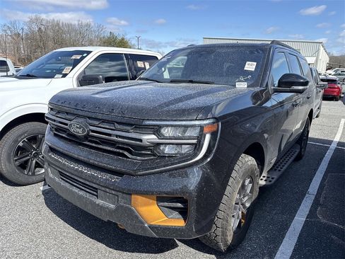 Used 2025 Ford Expedition Tremor image 6