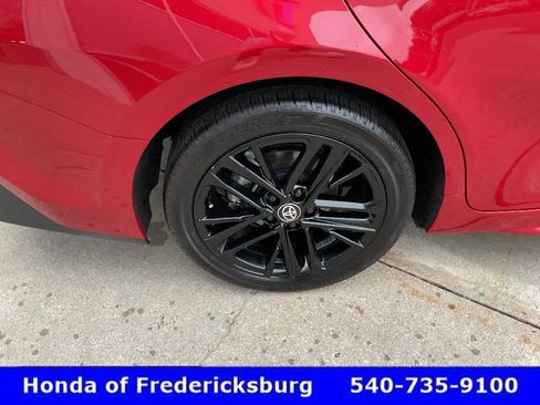 Used 2025 Toyota Camry SE AWD/4WD image 12