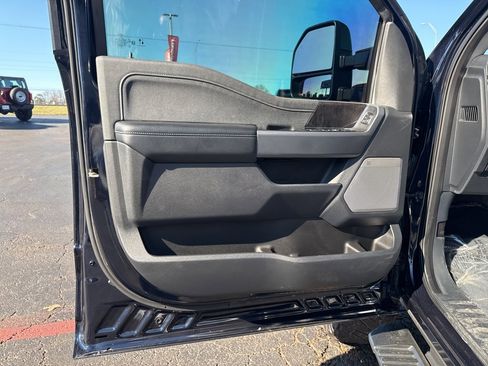 Used 2023 Ford F250 Lariat w/ Lariat Ultimate Package image 11