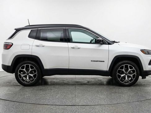 Used 2025 Jeep Compass Limited AWD/4WD image 11