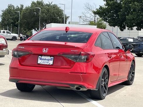 Used 2023 Honda Civic Sport image 4