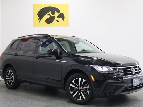 Used 2024 Volkswagen Tiguan S image 2