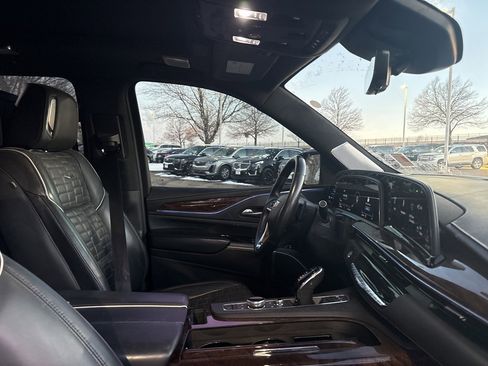 Used 2021 Cadillac Escalade ESV Sport Platinum image 24