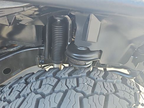 Used 2016 Jeep Wrangler Unlimited Rubicon w/ Connectivity Group AWD/4WD image 3