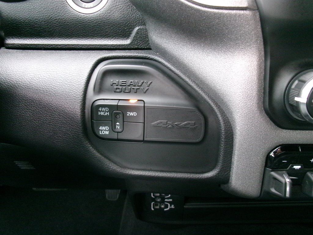 Used 2024 RAM 2500 Tradesman w/ Chrome Appearance Group AWD/4WD image 18