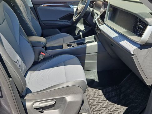 New 2026 Volkswagen Tiguan SE AWD/4WD image 22