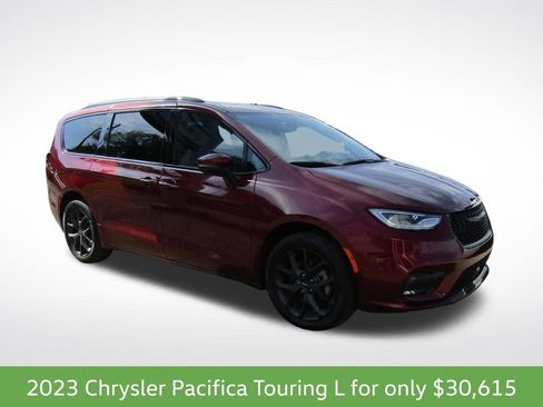 Used 2023 Chrysler Pacifica Touring-L w/ S Appearance Package AWD/4WD image 2