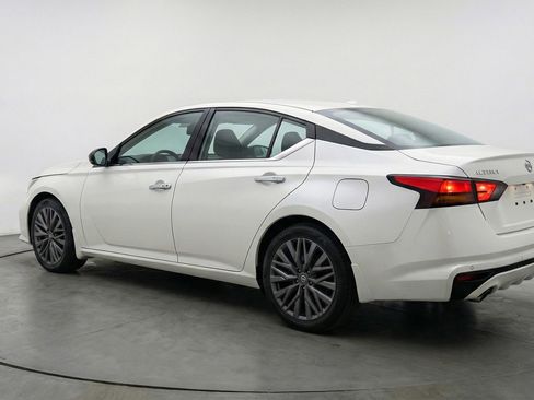 Used 2025 Nissan Altima 2.5 SV image 6