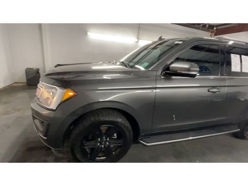 Used 2021 Ford Expedition XLT image 5