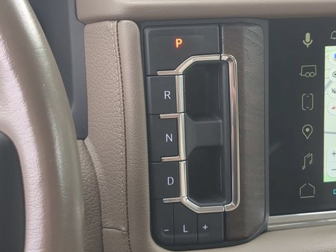 Used 2022 GMC Yukon XL Denali AWD/4WD image 16