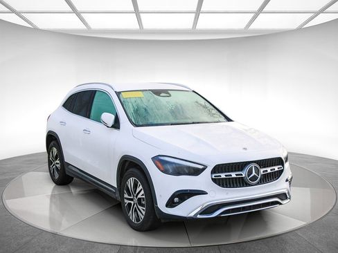 Used 2025 Mercedes-Benz GLA 250 image 4