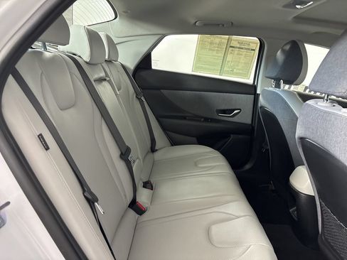 Used 2025 Hyundai Elantra Limited FWD image 26