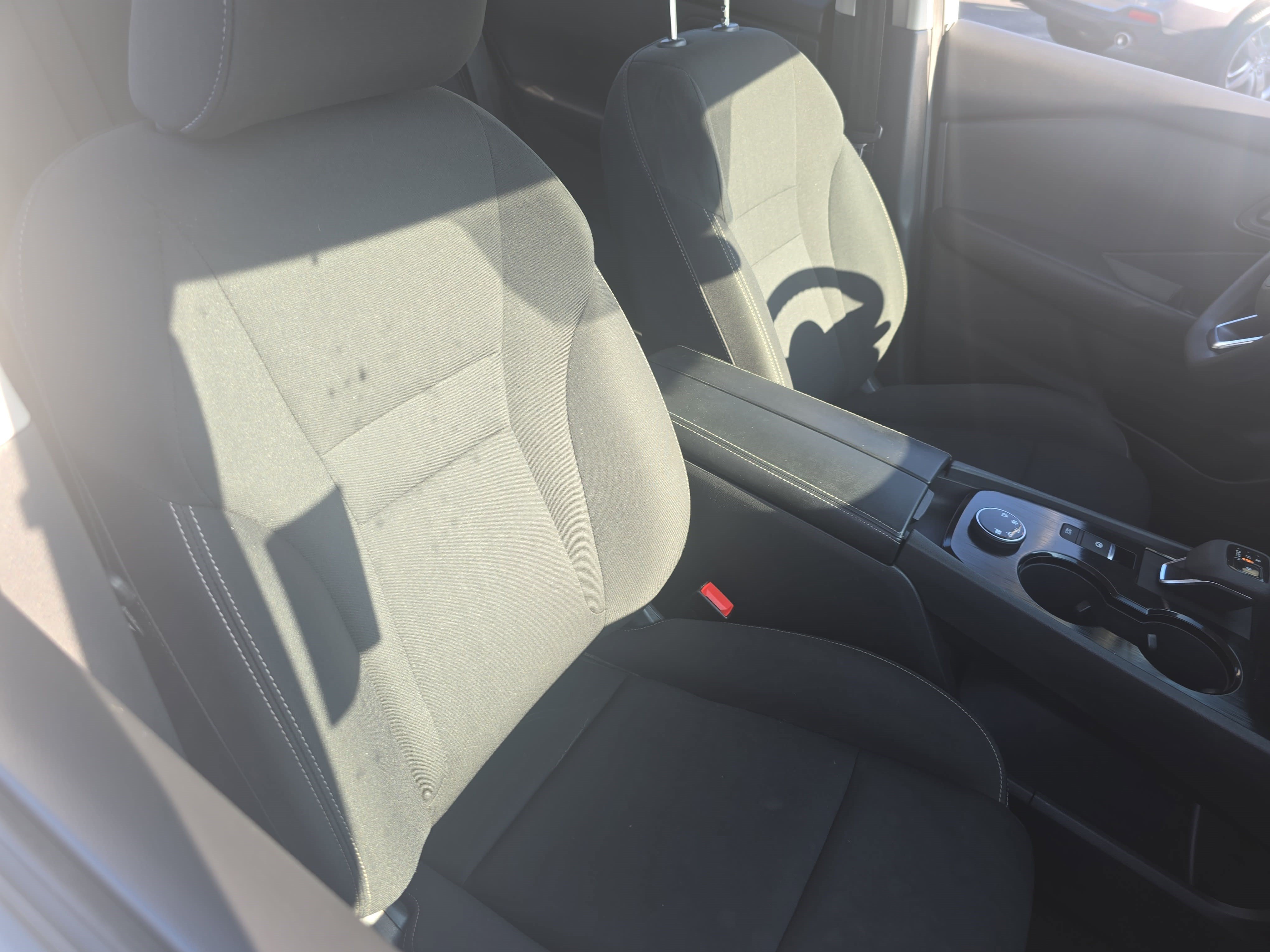 Used 2024 Nissan Rogue S AWD/4WD image 10