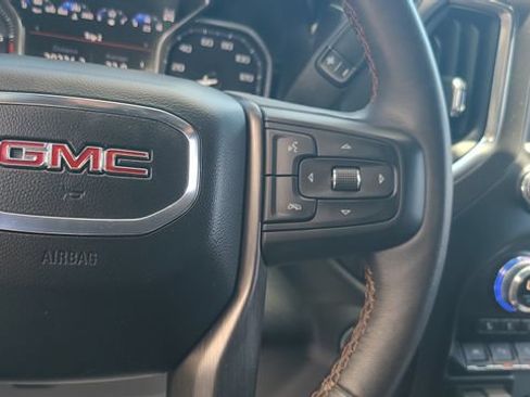 Used 2021 GMC Sierra 1500 AT4 w/ AT4 Premium Package AWD/4WD image 17