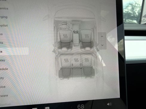 Used 2022 Tesla Model Y Long Range image 29