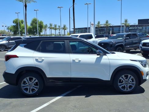 Used 2021 Kia Seltos S FWD image 3