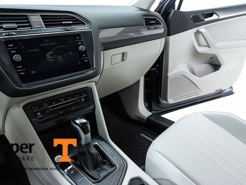 Used 2023 Volkswagen Tiguan SE image 23