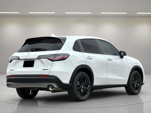 New 2027 Honda HR-V Sport image 5