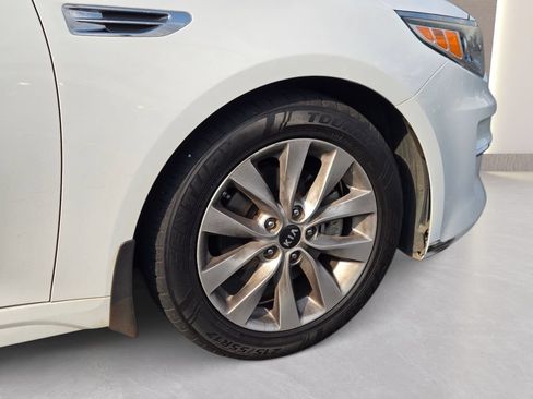 Used 2018 Kia Optima LX w/ Convenience Package FWD image 12