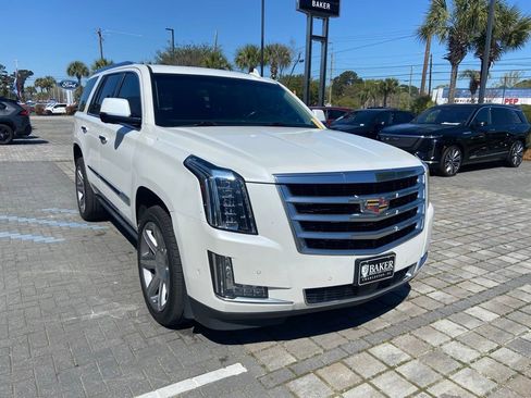 Used 2019 Cadillac Escalade Premium Luxury AWD/4WD image 4